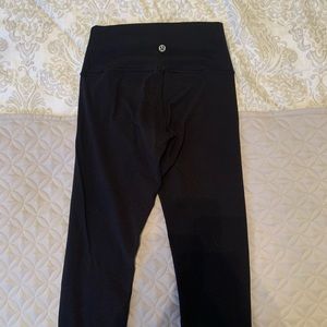 Black Lululemon Wunder Under High Wasted Capri Leggings